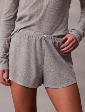 Short sans fermeture à glissière en tissu gaufré léger