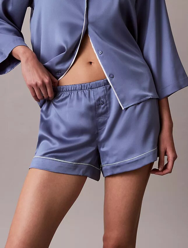 Short satiné brillant Short satiné brillant