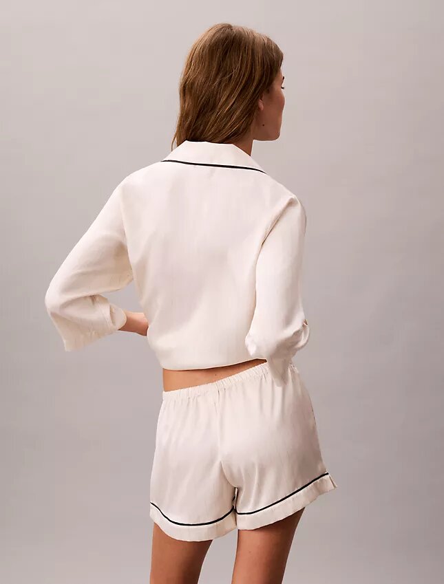 Short satiné brillant Short satiné brillant
