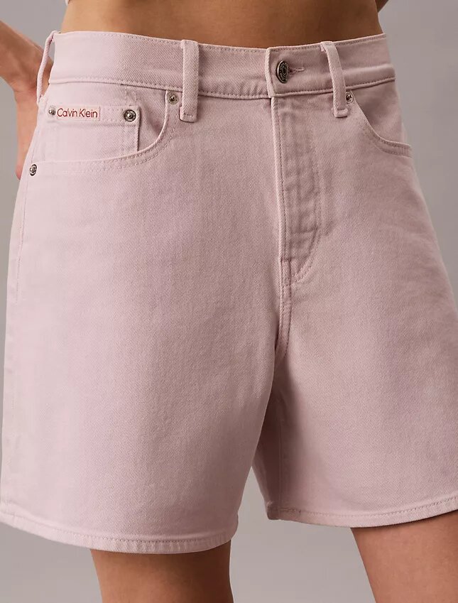 Short taille haute évasé teint en pièce Short taille haute évasé teint en pièce