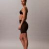 Shorty minimaliste en maille à dos nu