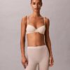 Shorty minimaliste en maille à dos nu