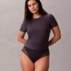 Slip en dentelle extensible sensuelle