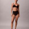 Slip en dentelle extensible sensuelle