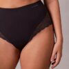 Slip en dentelle extensible sensuelle