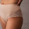 Slip en dentelle extensible sensuelle