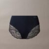 Slip en dentelle extensible sensuelle