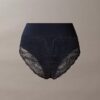 Slip en dentelle extensible sensuelle
