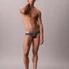 Slip taille basse en microfibre extensible Slip taille basse en microfibre extensible