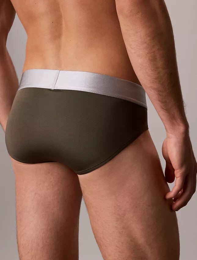 Slip taille basse en microfibre extensible Slip taille basse en microfibre extensible