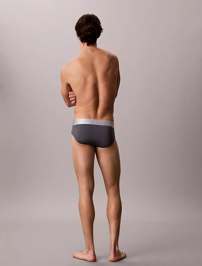 Slip taille basse en microfibre extensible Slip taille basse en microfibre extensible