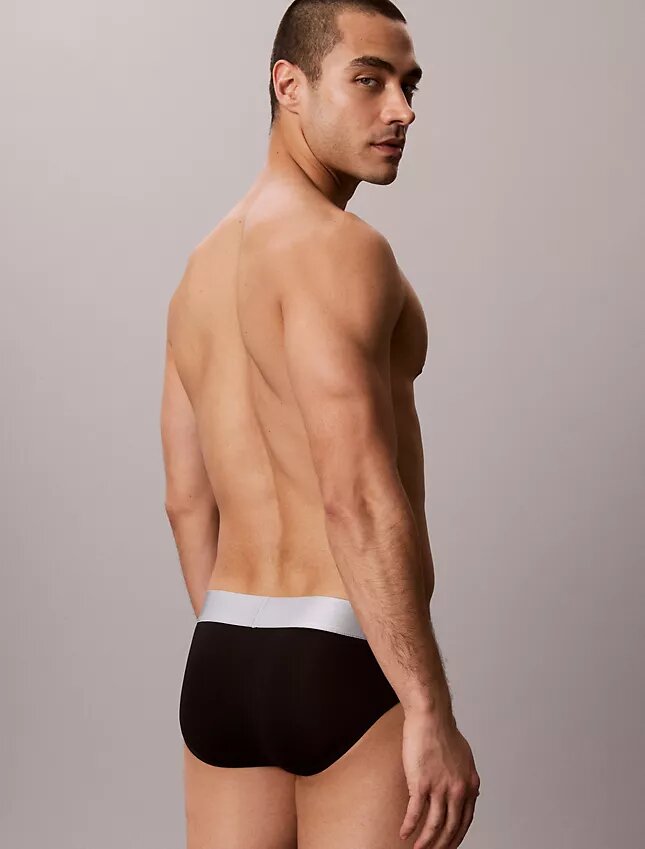 Slip taille basse en microfibre extensible Slip taille basse en microfibre extensible