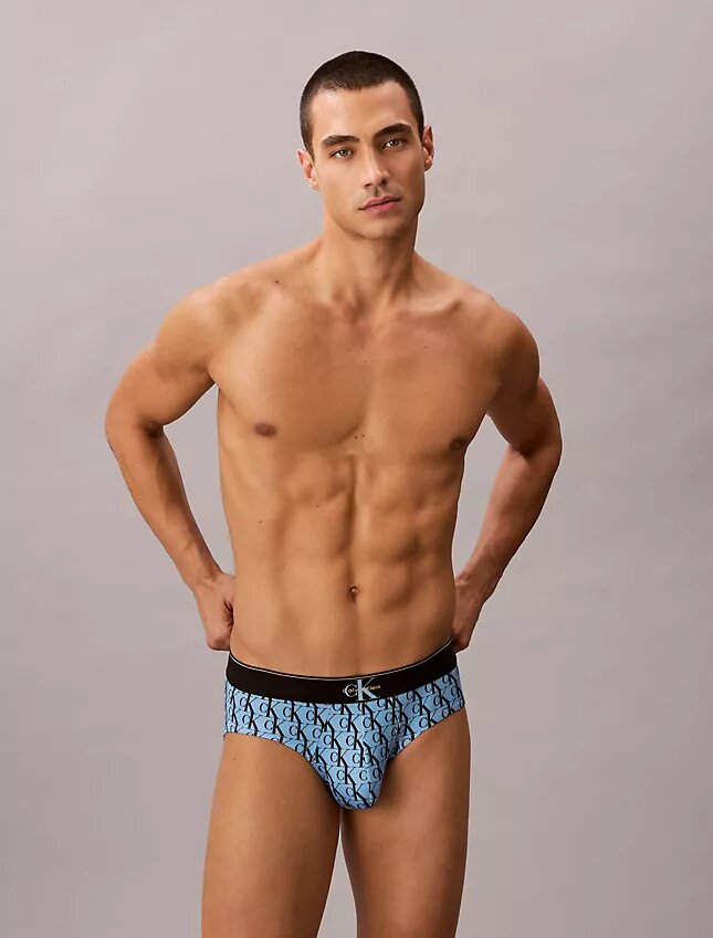 Slip taille basse en microfibre extensible avec motif Monogram Slip taille basse en microfibre extensible avec motif Monogram
