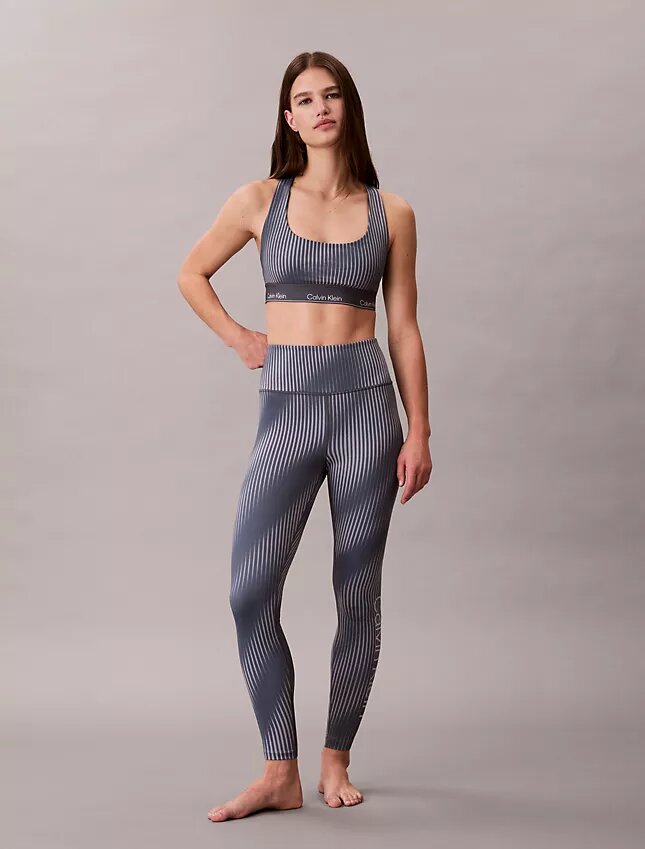 Soutien-gorge de sport à dos nageur et imprimé sportif moderne, pour impact moyen Soutien-gorge de sport à dos nageur et imprimé sportif moderne, pour impact moyen