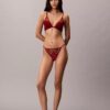 Soutien-gorge plongeant en dentelle florale noire CK Black, légèrement doublé Soutien-gorge plongeant en dentelle florale noire CK Black, légèrement doublé