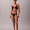 Soutien-gorge plongeant en dentelle florale noire CK Black, légèrement doublé