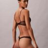 Soutien-gorge plongeant en dentelle florale noire CK Black, légèrement doublé