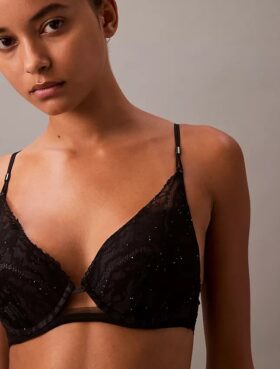 Soutien-gorge plongeant Push-Up en dentelle florale noire CK Black Soutien-gorge plongeant Push-Up en dentelle florale noire CK Black