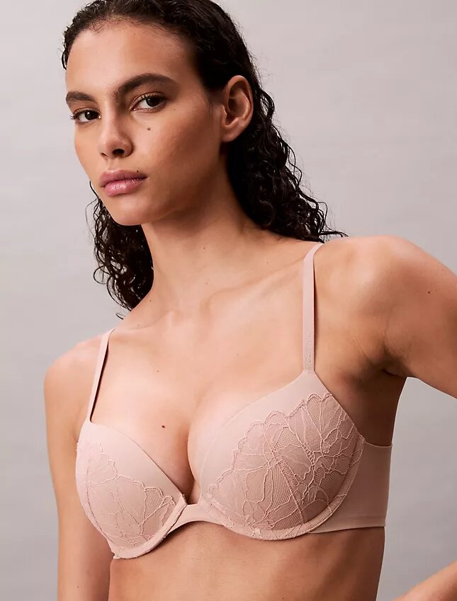 Soutien-gorge plongeant Push-Up en dentelle Perfectly Fit Soutien-gorge plongeant Push-Up en dentelle Perfectly Fit