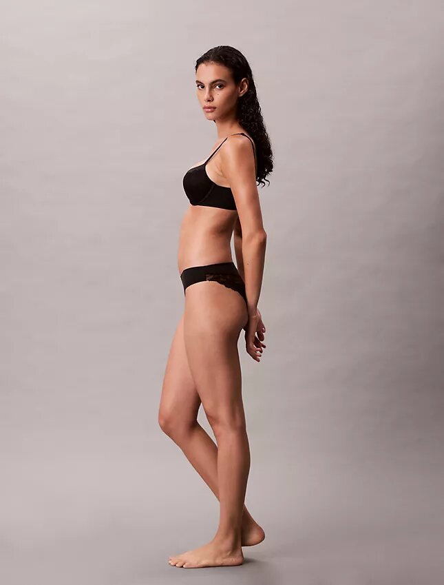 Soutien-gorge plongeant Push-Up en dentelle Perfectly Fit Soutien-gorge plongeant Push-Up en dentelle Perfectly Fit