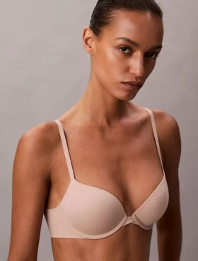 Soutien-gorge plongeant Push-Up parfaitement ajusté Soutien-gorge plongeant Push-Up parfaitement ajusté