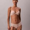 Soutien-gorge plongeant Push-Up parfaitement ajusté Soutien-gorge plongeant Push-Up parfaitement ajusté