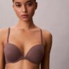 Soutien-gorge plongeant Push-Up parfaitement ajusté Soutien-gorge plongeant Push-Up parfaitement ajusté
