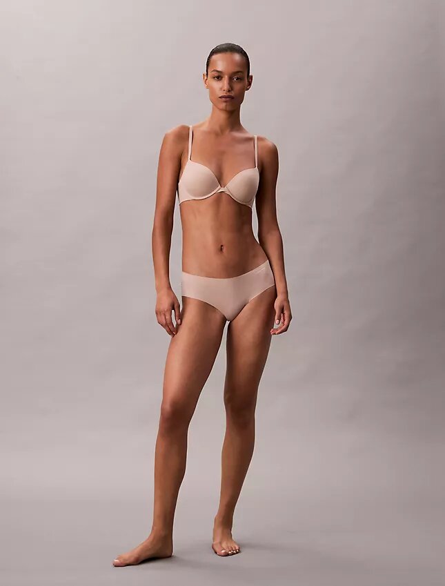 Soutien-gorge plongeant Push-Up parfaitement ajusté Soutien-gorge plongeant Push-Up parfaitement ajusté