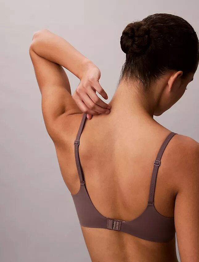 Soutien-gorge plongeant Push-Up parfaitement ajusté Soutien-gorge plongeant Push-Up parfaitement ajusté