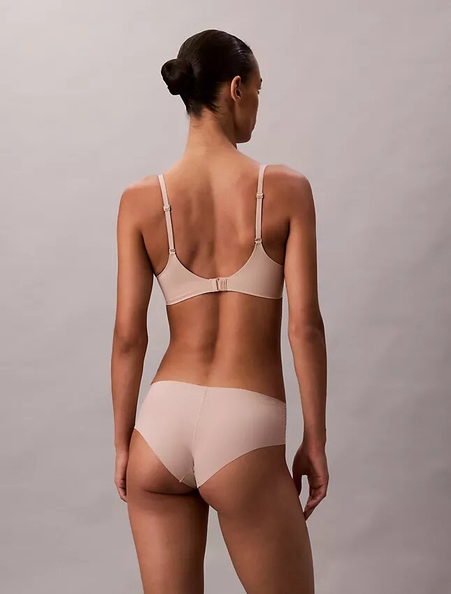 Soutien-gorge plongeant Push-Up parfaitement ajusté Soutien-gorge plongeant Push-Up parfaitement ajusté
