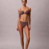 Soutien-gorge plongeant Push-Up parfaitement ajusté Soutien-gorge plongeant Push-Up parfaitement ajusté
