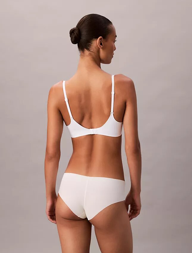 Soutien-gorge plongeant Push-Up parfaitement ajusté Soutien-gorge plongeant Push-Up parfaitement ajusté