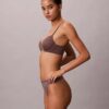 Soutien-gorge plongeant Push-Up parfaitement ajusté Soutien-gorge plongeant Push-Up parfaitement ajusté