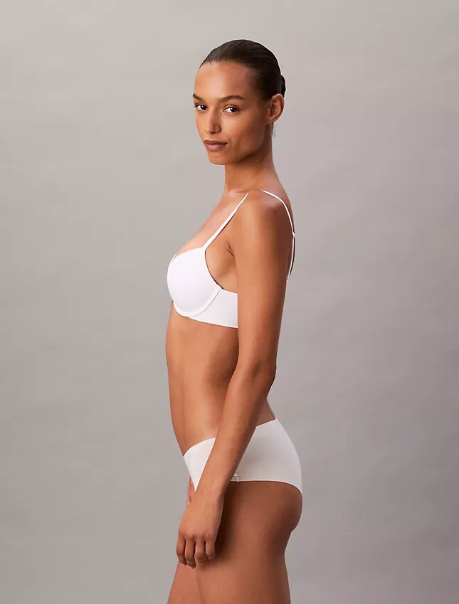 Soutien-gorge plongeant Push-Up parfaitement ajusté Soutien-gorge plongeant Push-Up parfaitement ajusté