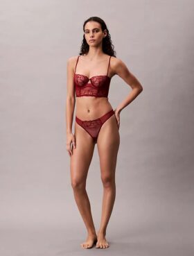 String en dentelle florale noire CK Black String en dentelle florale noire CK Black