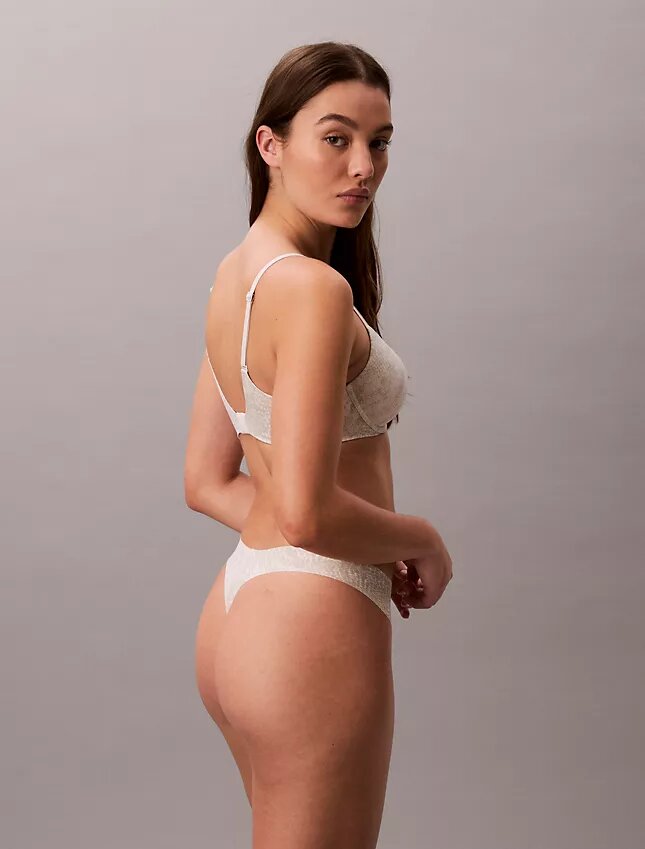 String Invisibles Thong String Invisibles Thong