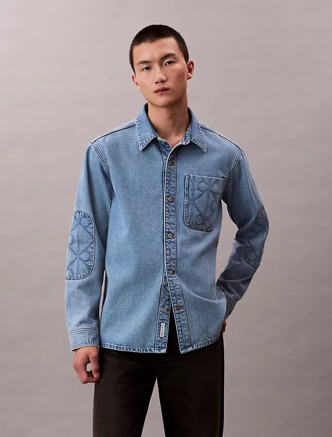 Surchemise en Denim avec emblème des années 90 Surchemise en Denim avec emblème des années 90