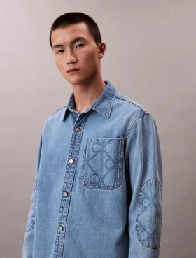 Surchemise en Denim avec emblème des années 90 Surchemise en Denim avec emblème des années 90