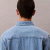 Surchemise en Denim avec emblème des années 90 Surchemise en Denim avec emblème des années 90