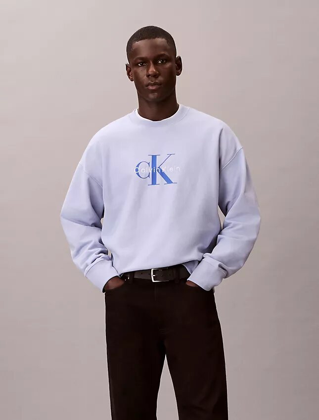 Sweat-shirt ample en tissu éponge haut de gamme avec logo Monogram Sweat-shirt ample en tissu éponge haut de gamme avec logo Monogram