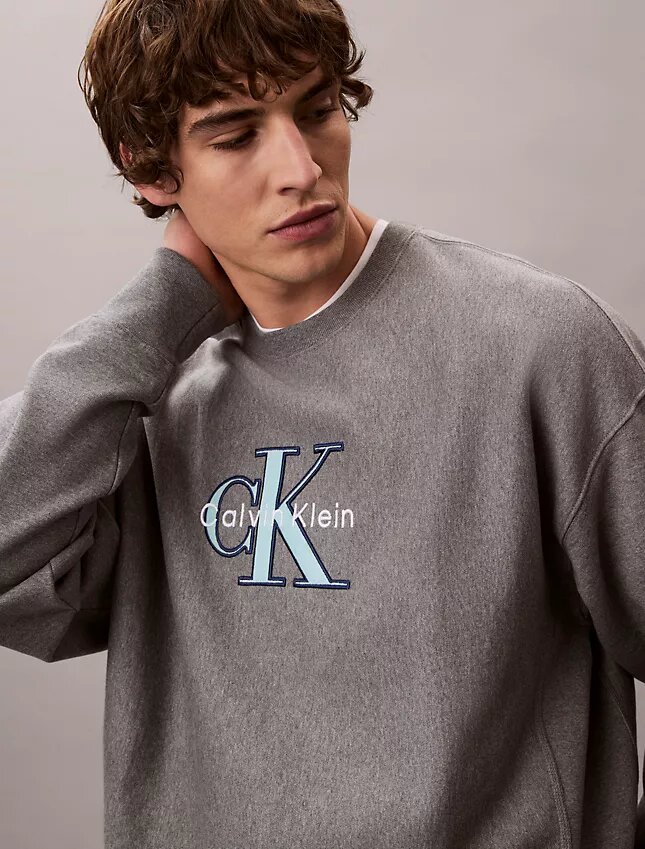 Sweat-shirt ample en tissu éponge haut de gamme Monologo Sweat-shirt ample en tissu éponge haut de gamme Monologo