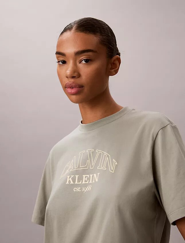 T-shirt ample avec logo en arc T-shirt ample avec logo en arc