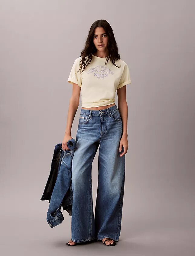 T-shirt ample avec logo en arc T-shirt ample avec logo en arc