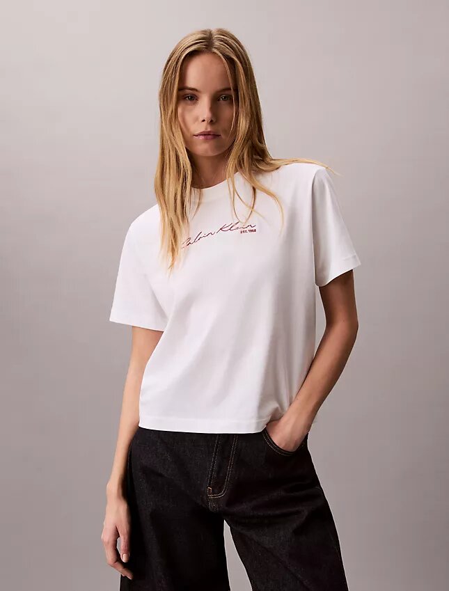 T-shirt ample avec logo en lettres cursives T-shirt ample avec logo en lettres cursives