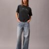 T-shirt ample avec logo en lettres cursives T-shirt ample avec logo en lettres cursives