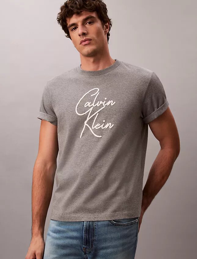 T-shirt ample avec logo en lettres cursives T-shirt ample avec logo en lettres cursives