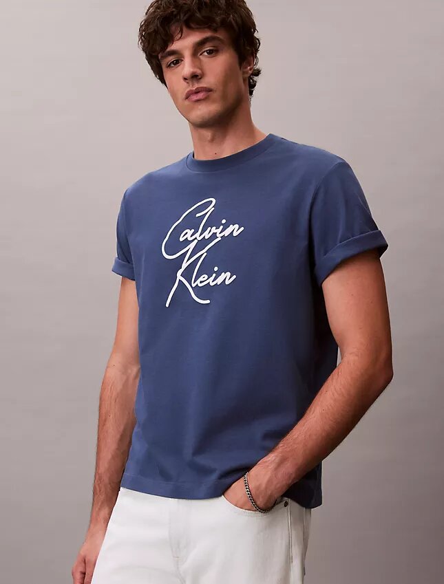 T-shirt ample avec logo en lettres cursives T-shirt ample avec logo en lettres cursives