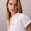 T-shirt ample avec logo en lettres cursives T-shirt ample avec logo en lettres cursives