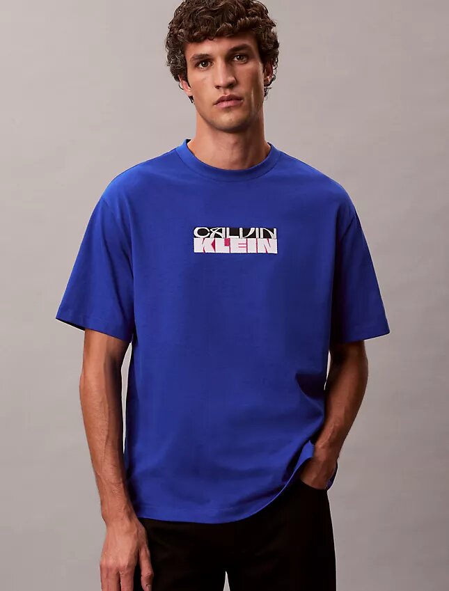 T-shirt ample avec logo graphique en blocs T-shirt ample avec logo graphique en blocs