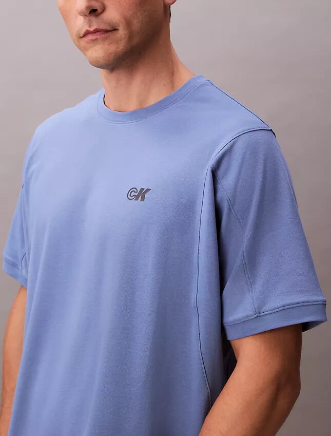 T-shirt ample en piqué rafraîchissant avec logo T-shirt ample en piqué rafraîchissant avec logo
